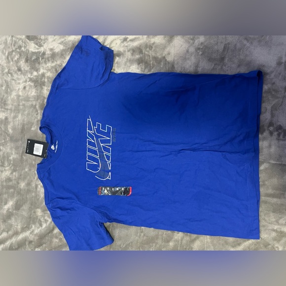 Nike royal blue and silver short sleeve t-shirt - Picture 2 of 8